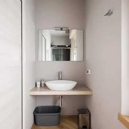 Bezzi Suites Apartment *