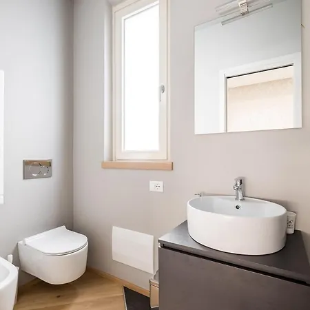 Bezzi Suites *
