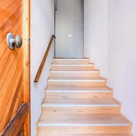 Bezzi Suites *