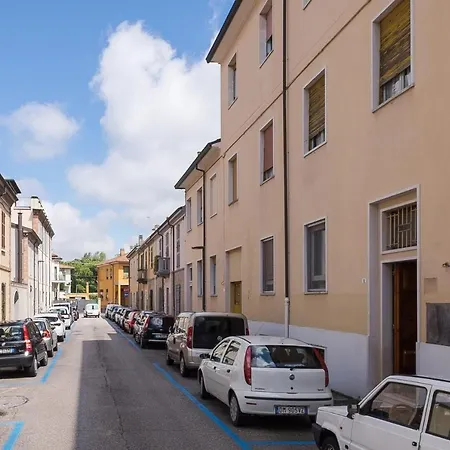 Bezzi Suites Apartment